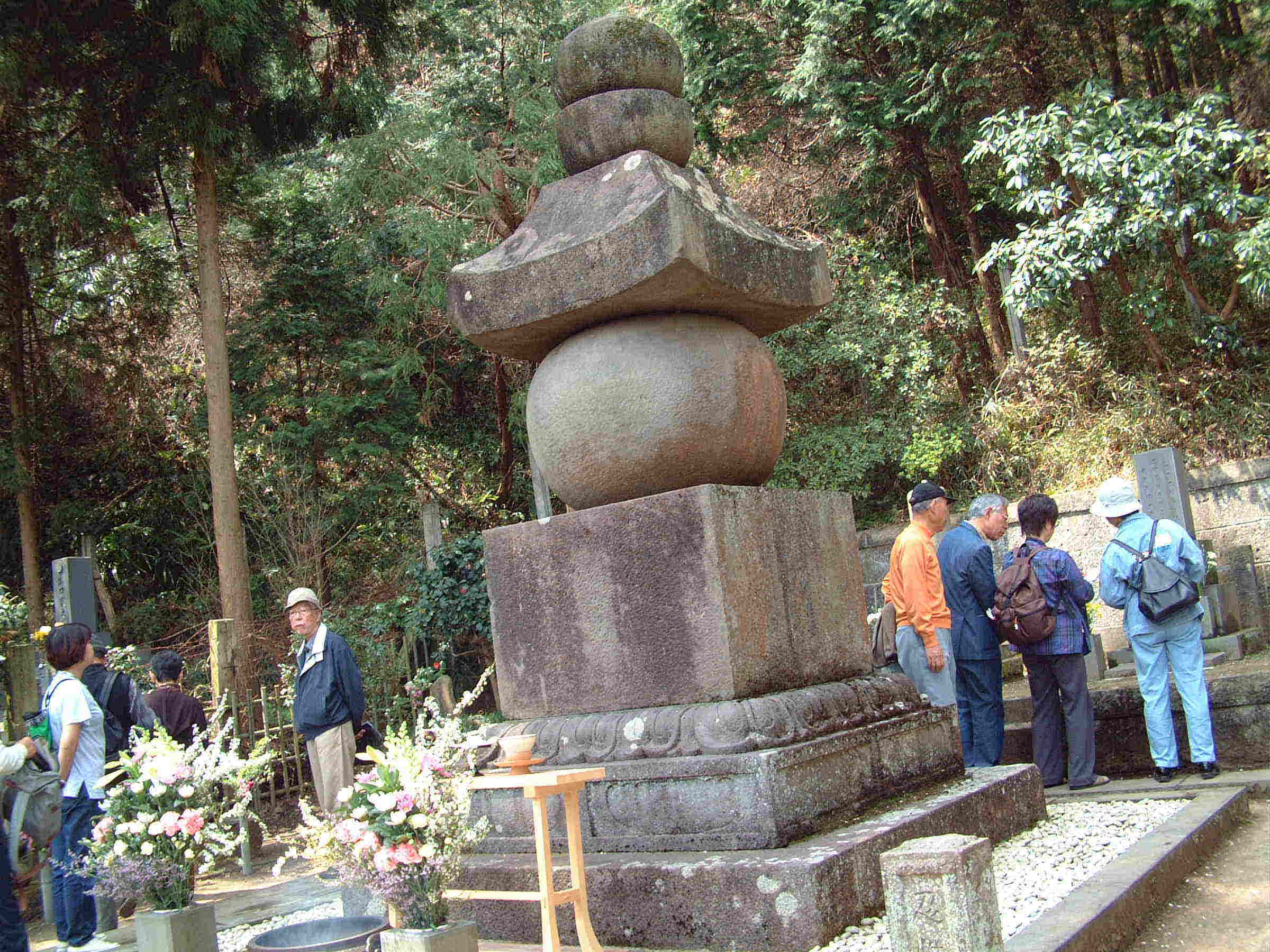 極楽寺忍性墓（４/８のみ一般公開）